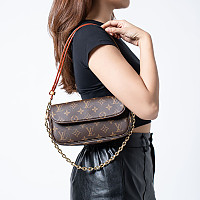 LOUIS VUITTON-M11299 루이비통 화이트 모노그램 월릿 온 체인 아이비