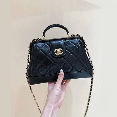 CHANEL-AS4959 샤넬 공방 블랙 스몰 탑 핸들 닥터 백 23.5cm