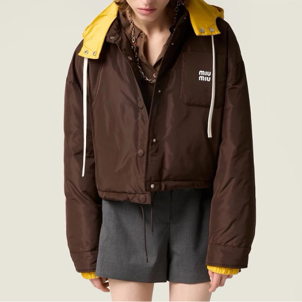 MIUMIU-082811 미우미우 2026FW 블록 탈부착 후드 숏 패딩 점퍼 (모자 탈부착 가능)