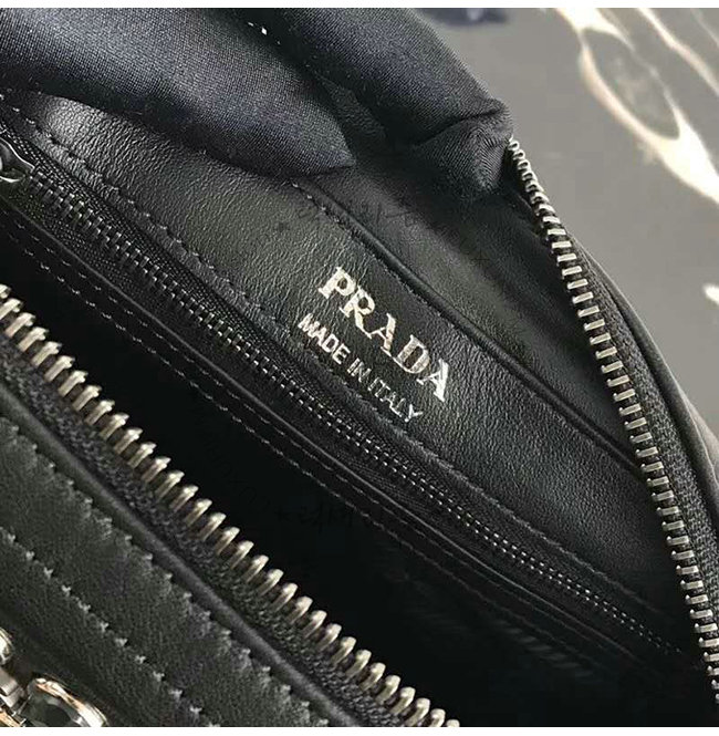 prada4-1019-009.jpg