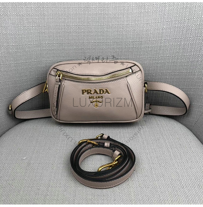 prada1-1112-002.jpg