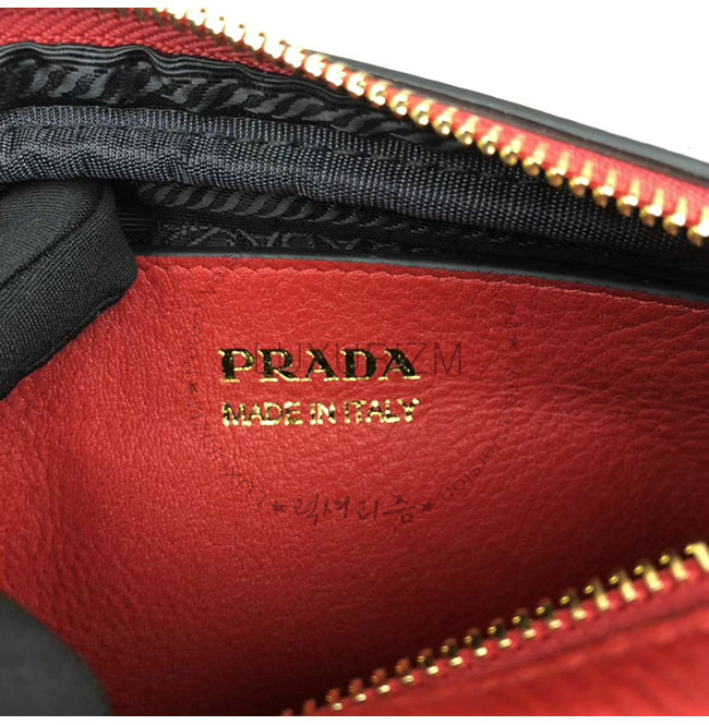 prada2-1112-0010.jpg