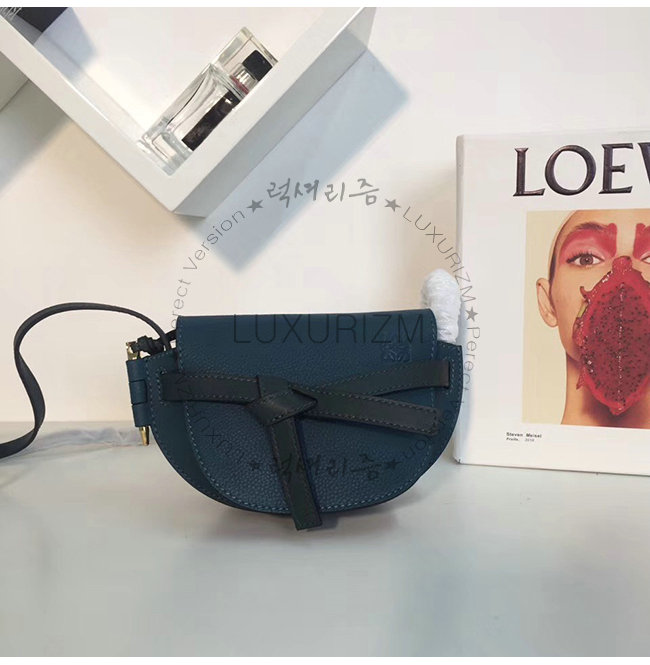 loewe2-1122-001.jpg