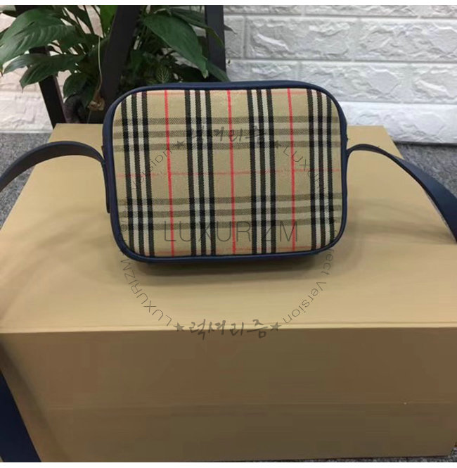 burberry1-1211-004.jpg