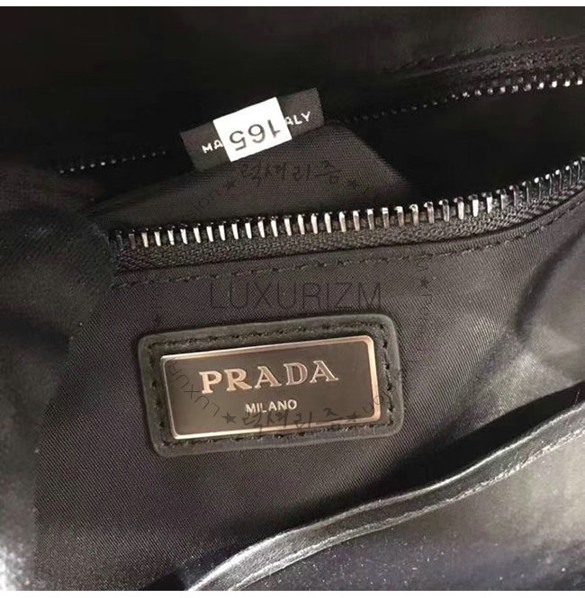 prada4-1225-009.jpg