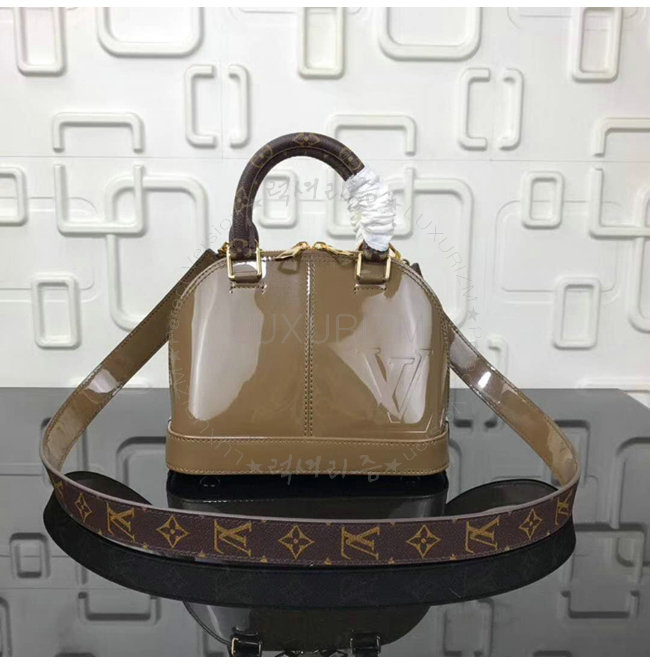 louisvuitton4-0319-001.jpg