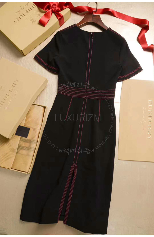 burberry2-0508-006.jpg