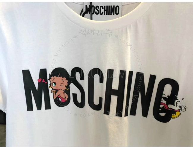 moschino-0526-008.jpg