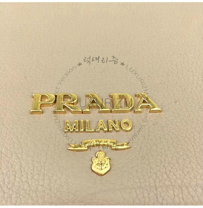 prada3-0530-007.jpg