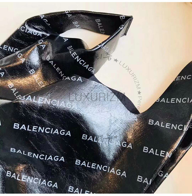 balenciaga2-0719-008.jpg