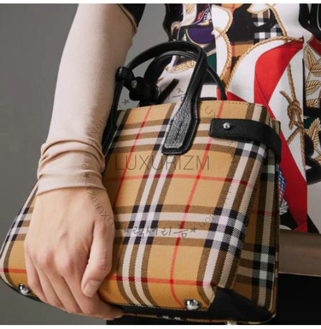 burberry1-0801-001.jpg