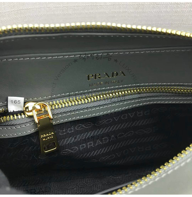 prada1-0815-0010.jpg